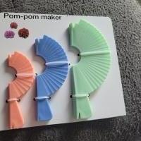 3x pompoms  makers