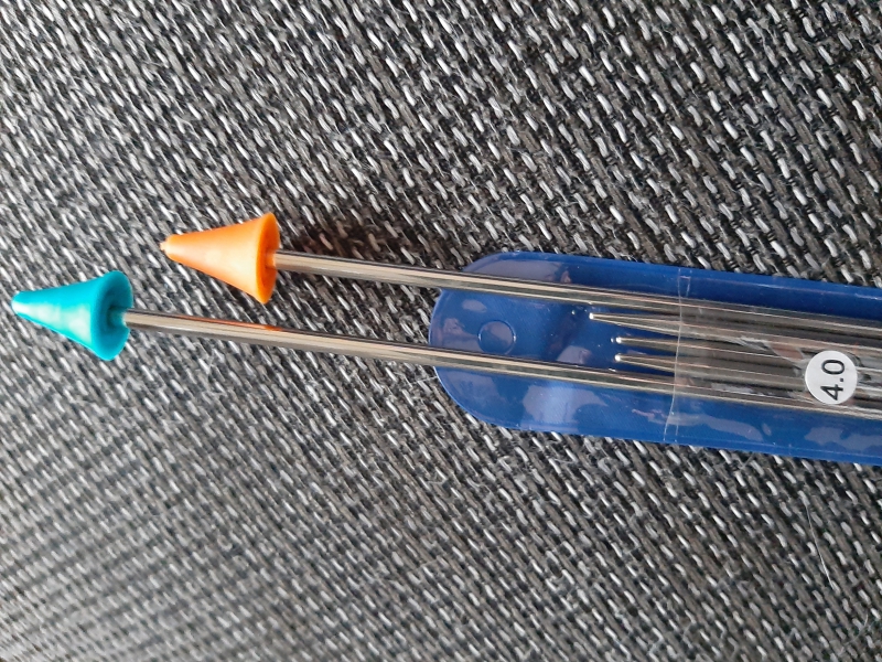 2 x Breihulpjes/ breinaald stoppers -grote topjes