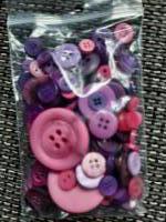 Knopen mix - paars roze - grote en kleine knopen  / 50 gram