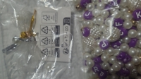 Parel kralen set met paarse letters