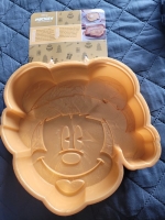 cakevorm bakmal Mickey Mouse met kerstmuts